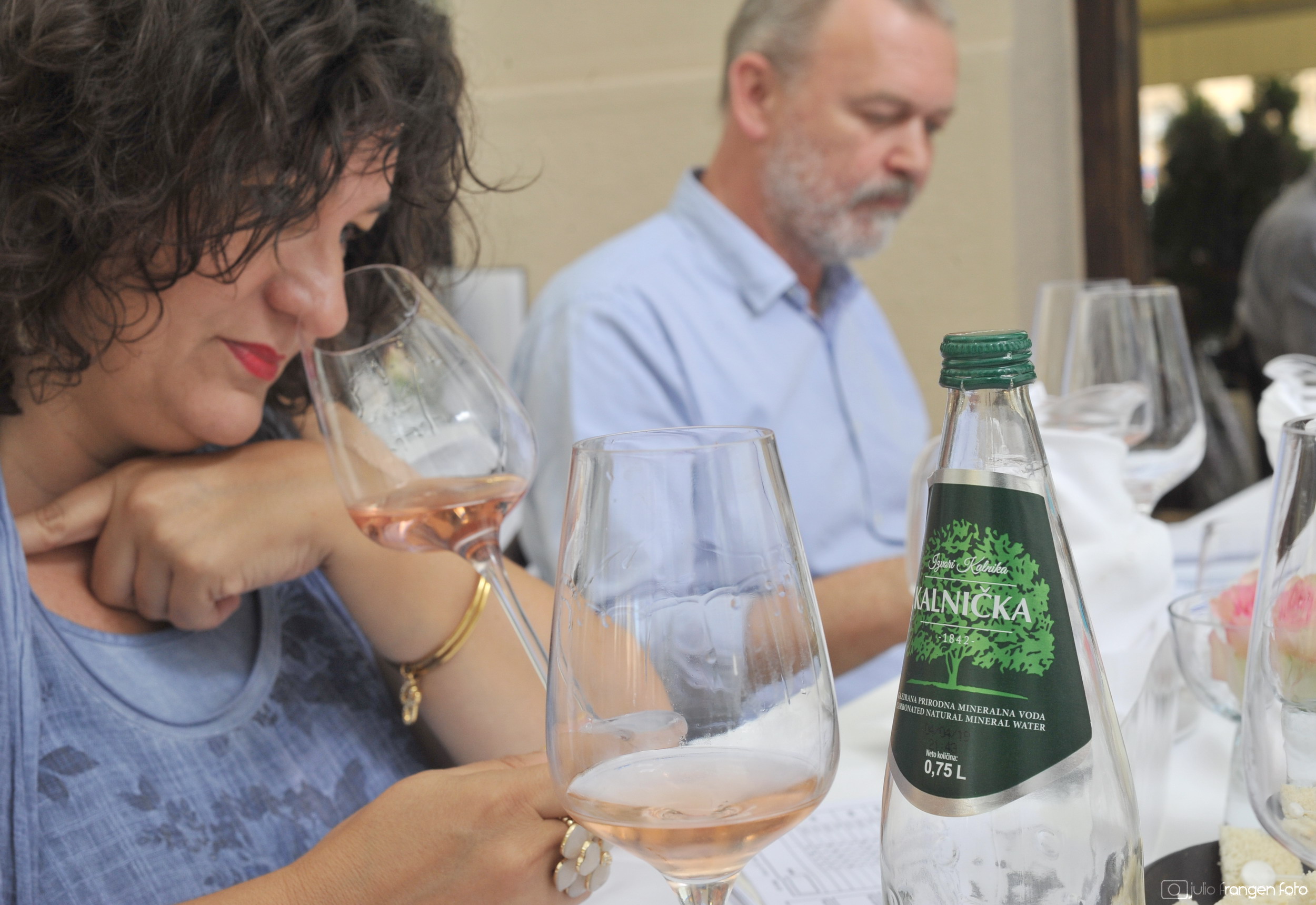Vinske zvijezde 2018 #4: ljeto voli pjenušava i mirna bijela vina!