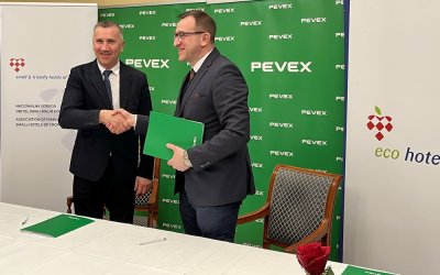 Potpisan sporazum o suradnji Nacionalne udruga obiteljskih i malih hotela i Pevexa!