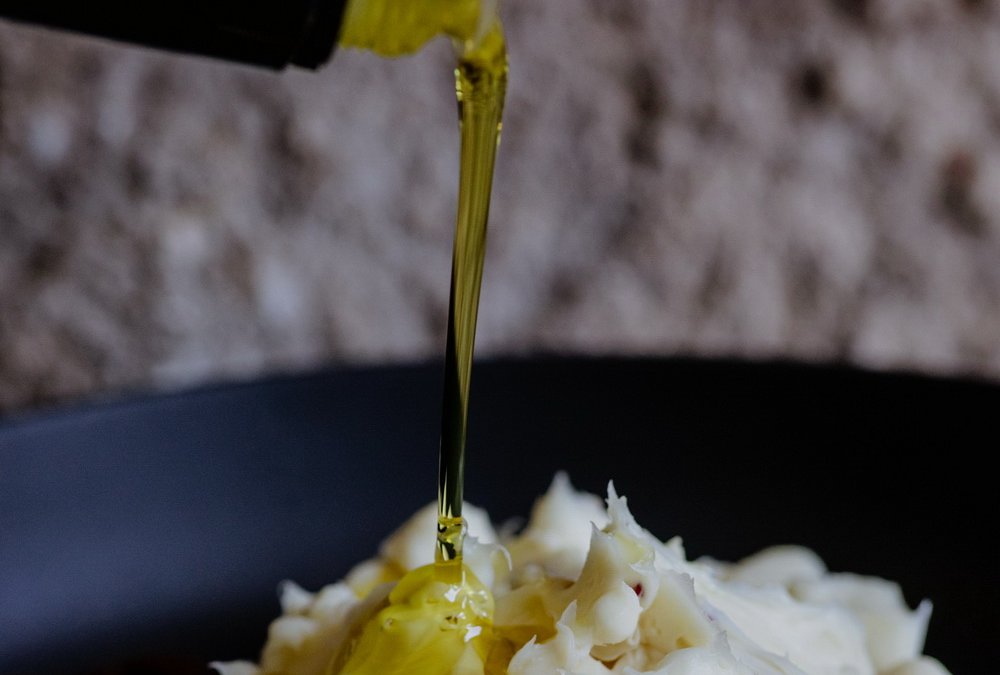 Sljubljivanje maslinovih ulja i hvarskih vina – SECA OLIVE OIL & WINE TASTING  ADVENTURE!