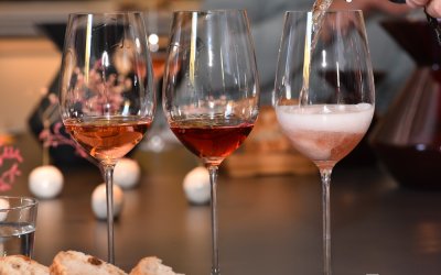 Vinske zvijezde 2023 #6: Pjenušava vina za blagdanski stol – Glamour, La vie en rosé, Muscat i Blanc de blancs!