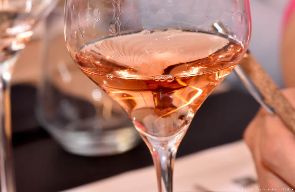 Rosé 2023 zadarske vinarije Degarra pobjednik je tradicionalnog svibanjskog ocjenjivanja ružičastih vina projekta Vinske zvijezde!
