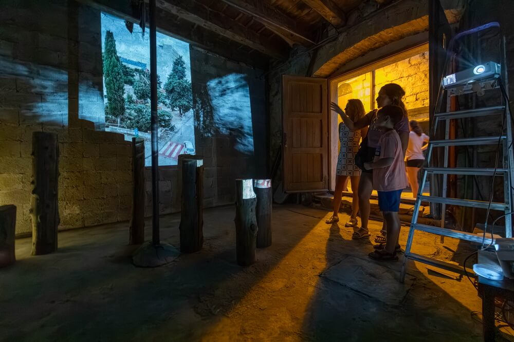 Making the Invisible Visible – Jelsa Art Bijenale!