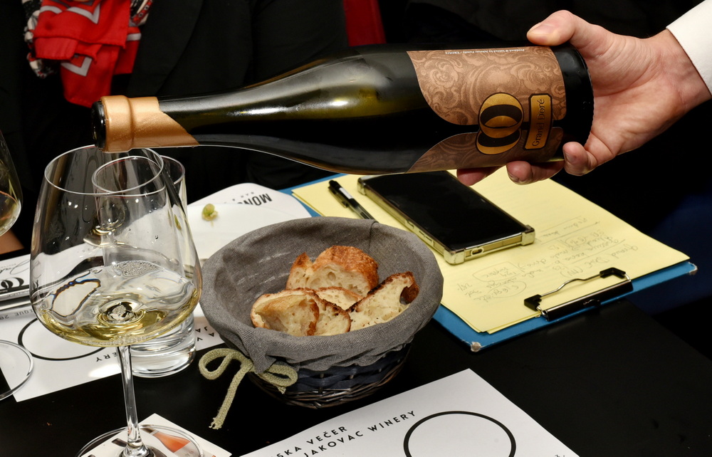 Erdutska vina Jakovac u Monocycle baru u Zagrebu