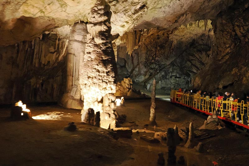 Postojnska jama i Predjamski grad – dvije najposjećenije atrakcije Slovenije!